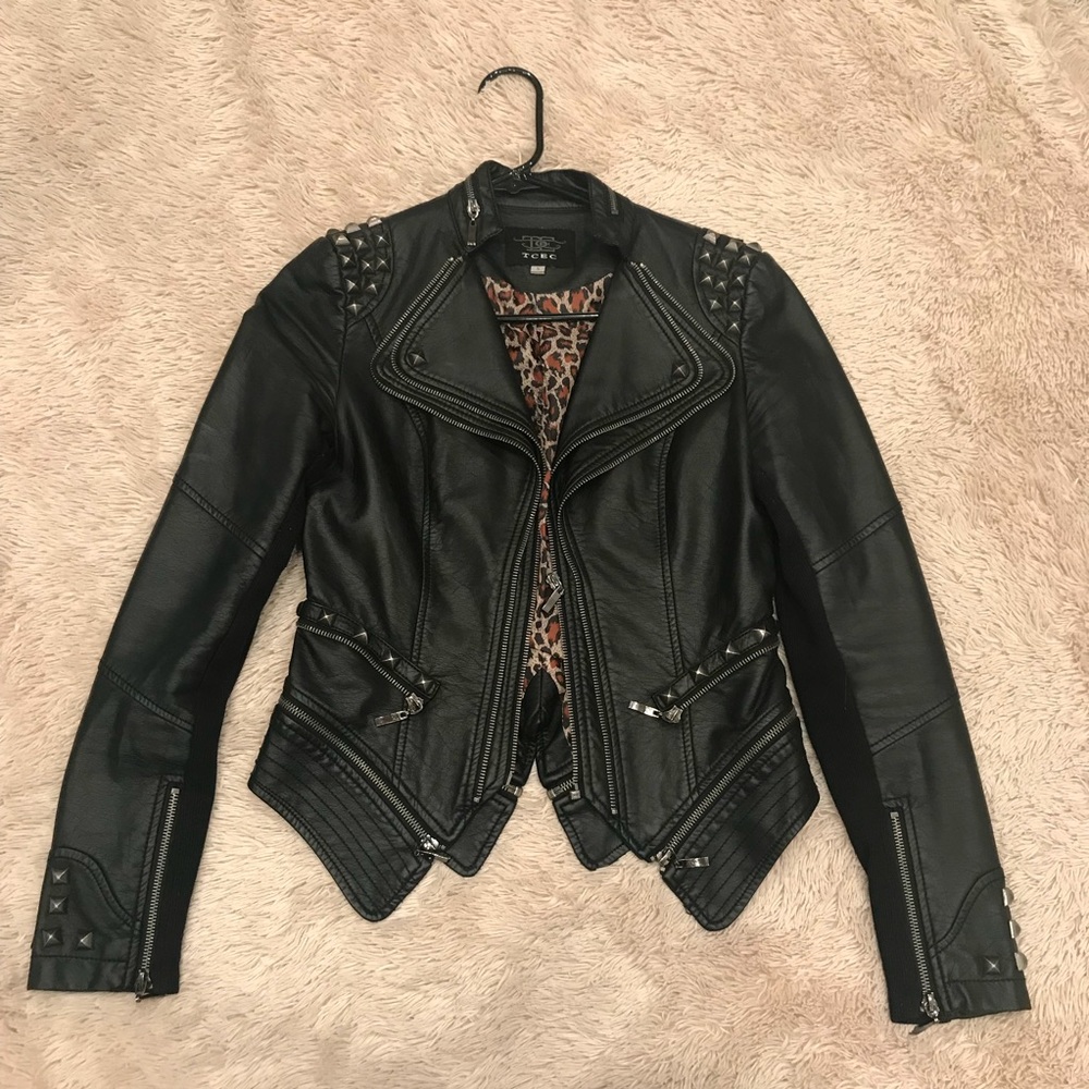 Fashionable Leather Jacket